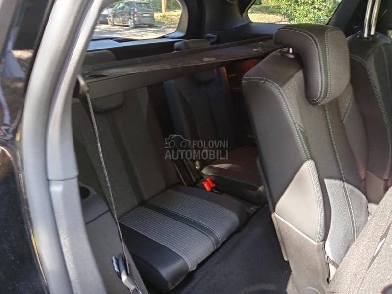 Peugeot 5008 1.5hdi ALLURE 7 sed