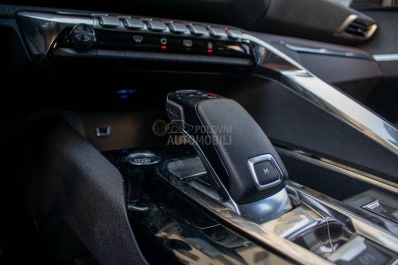 Peugeot 5008 1.5hdi ALLURE 7 sed