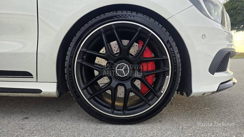 Mercedes Benz A 45 AMG 