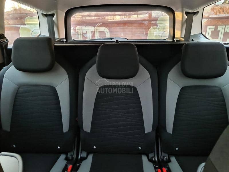 Citroen C4 Grand Picasso 1.6 HDI 7 sedista