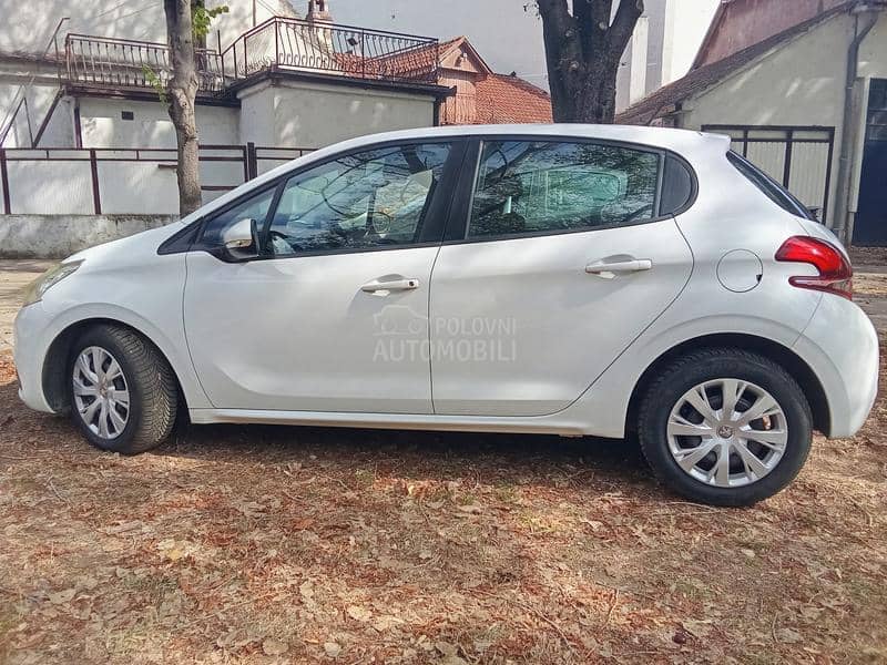 Peugeot 208 1.6HDI 75CV