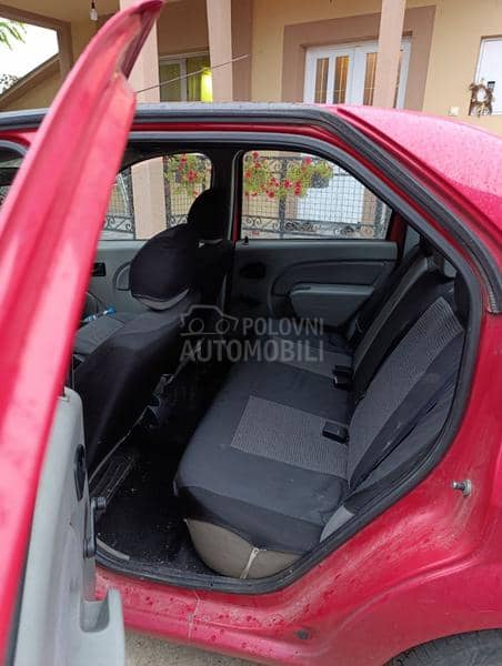 Dacia Logan 