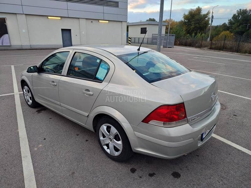Opel Astra H 1.6i