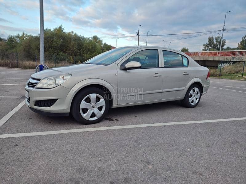 Opel Astra H 1.6i
