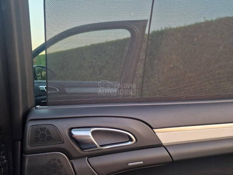 Porsche Cayenne 3.0d SIBER NOV