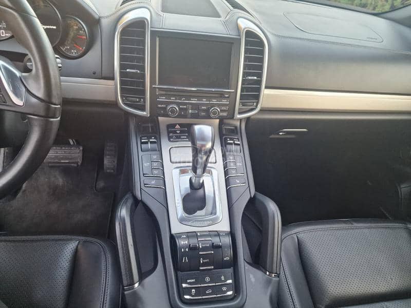 Porsche Cayenne 3.0d SIBER NOV