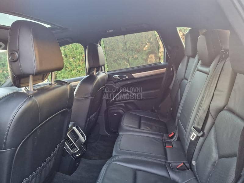 Porsche Cayenne 3.0d SIBER NOV