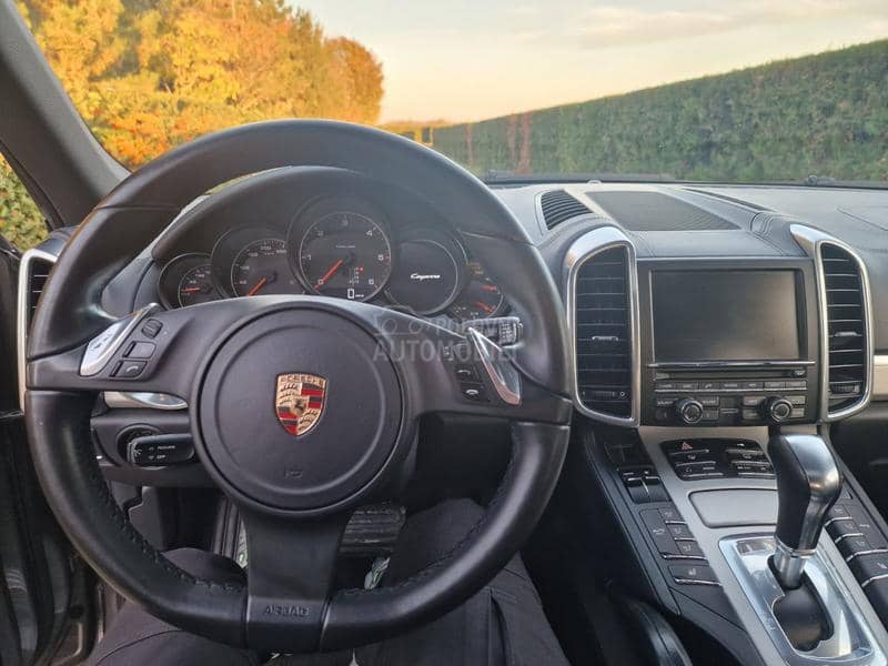 Porsche Cayenne 3.0d SIBER NOV