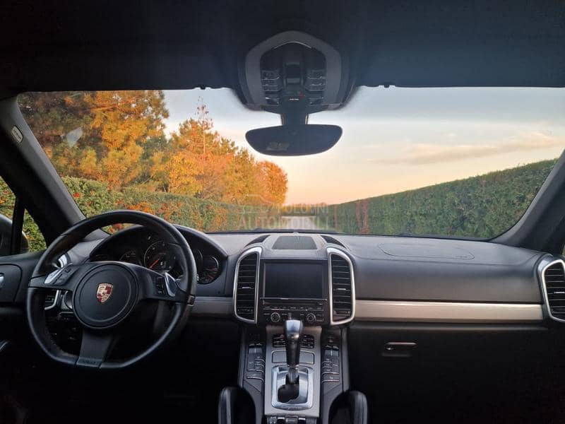 Porsche Cayenne 3.0d SIBER NOV
