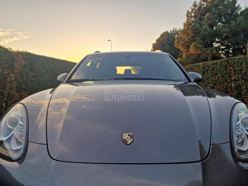 Porsche Cayenne 3.0d SIBER NOV