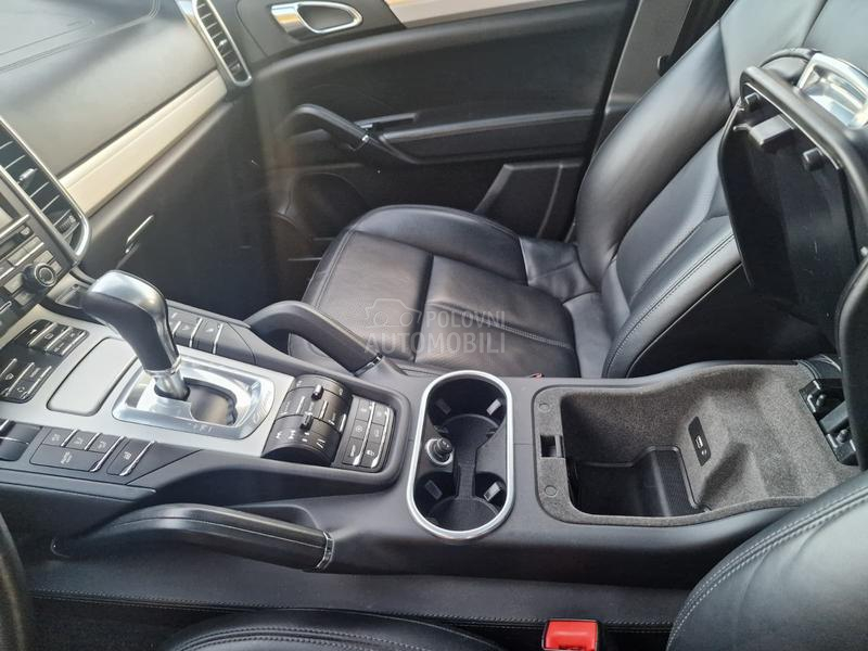 Porsche Cayenne 3.0d SIBER NOV