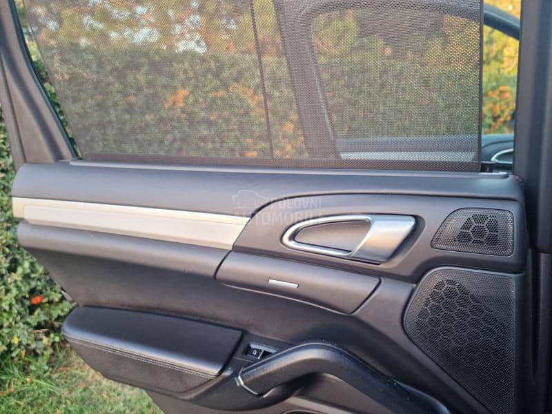 Porsche Cayenne 3.0d SIBER NOV