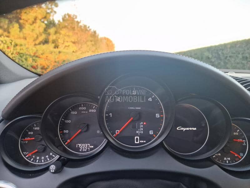Porsche Cayenne 3.0d SIBER NOV