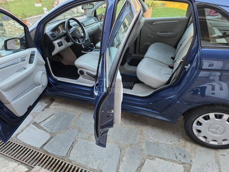 Mercedes Benz B 180 2.0D AwtomaticCH