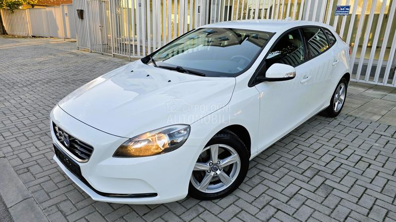 Volvo V40 2.0 D4 MOMENTUM
