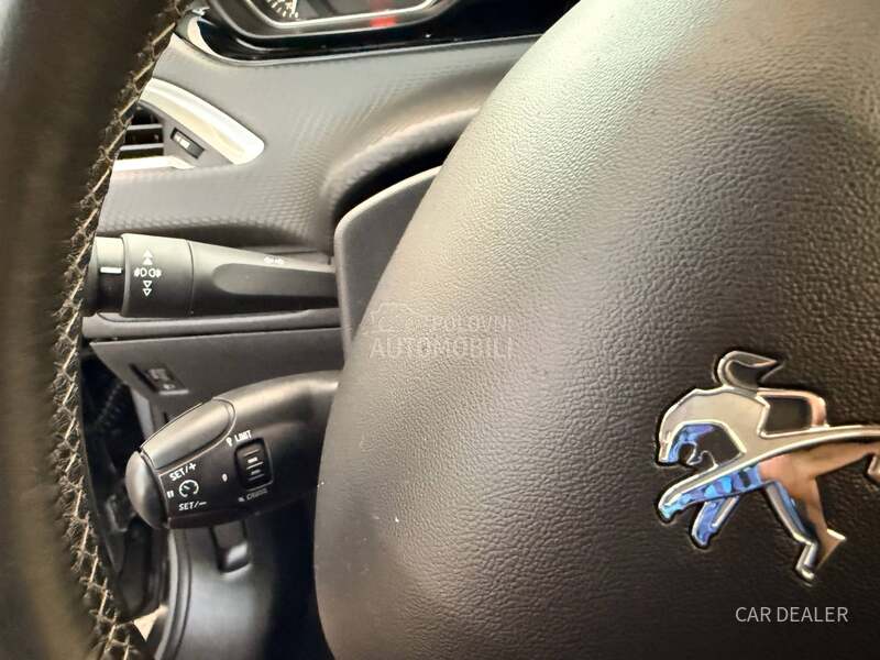 Peugeot 2008 1.6b ALLURE