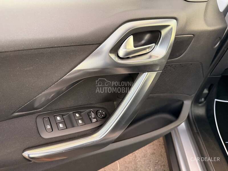 Peugeot 2008 1.6b ALLURE