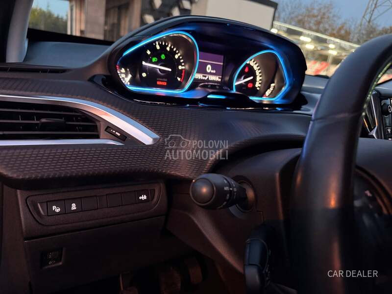 Peugeot 2008 1.6b ALLURE