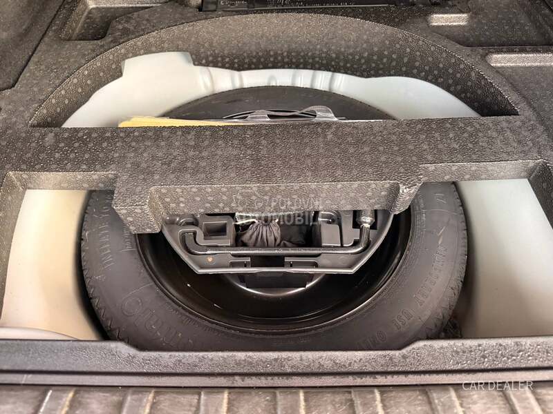 Peugeot 2008 1.6b ALLURE