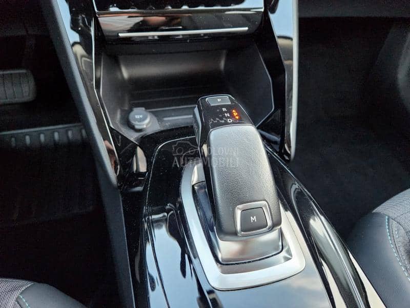 Peugeot 2008 1.2 Allure AT 130