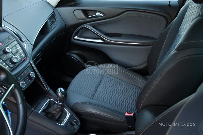 Opel Zafira 1.6 / METAN / N0VA