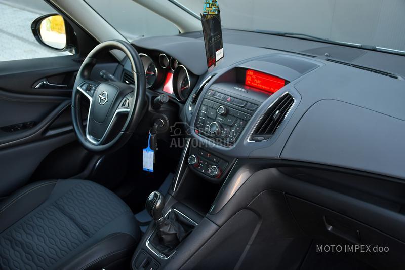 Opel Zafira 1.6 / METAN / N0VA