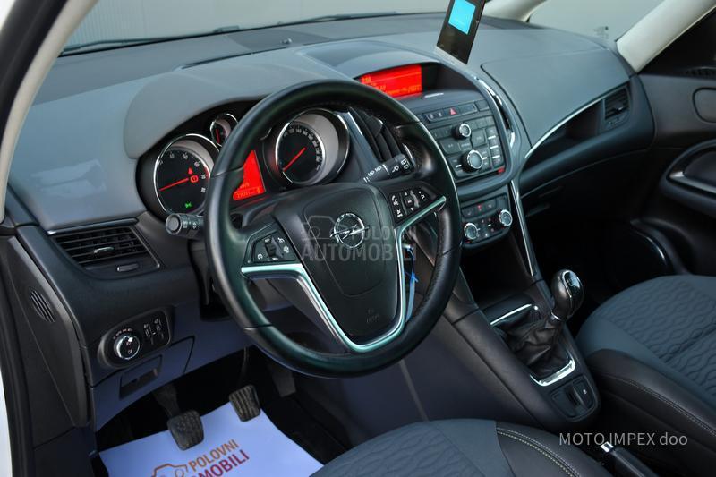 Opel Zafira 1.6 / METAN / N0VA