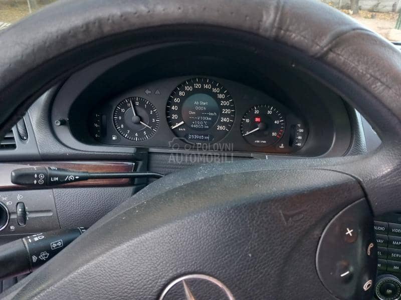 Mercedes Benz E 270 