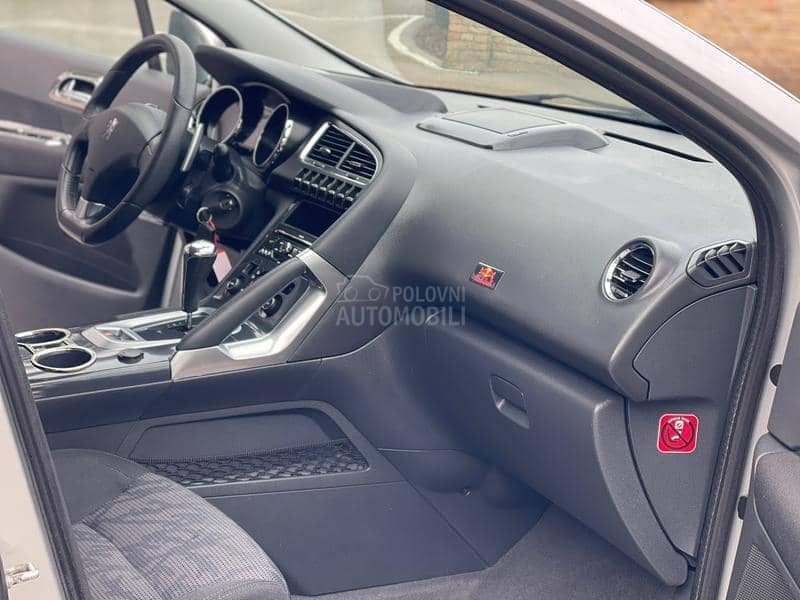 Peugeot 3008 P A N O. A U T