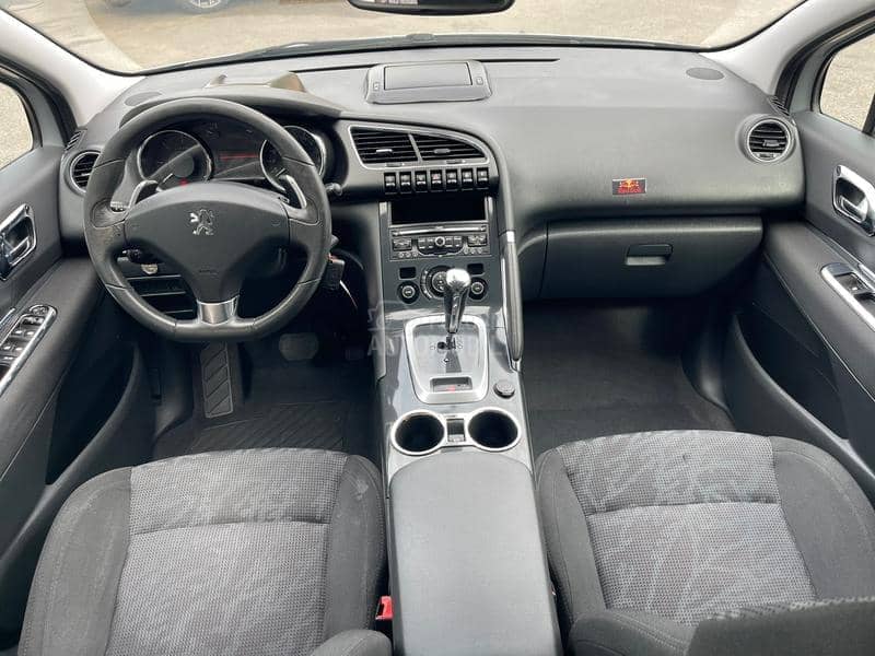 Peugeot 3008 P A N O. A U T