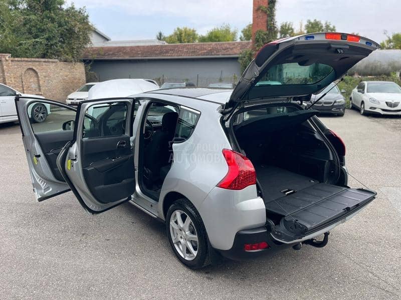 Peugeot 3008 P A N O. A U T
