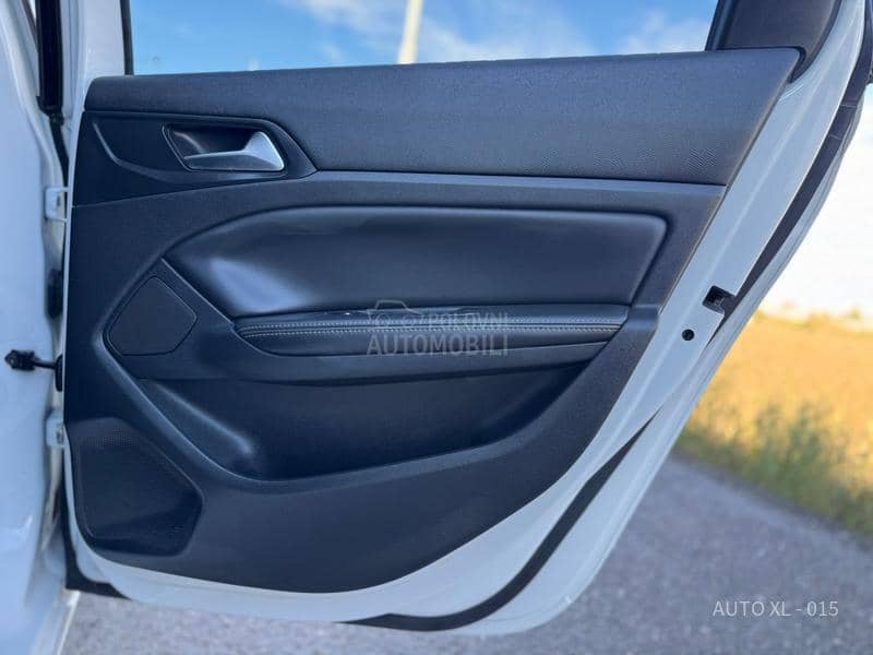 Peugeot 308 2.0 EHDI // ALLURE