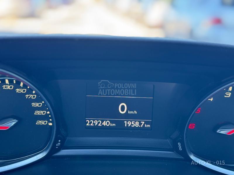 Peugeot 308 2.0 EHDI // ALLURE