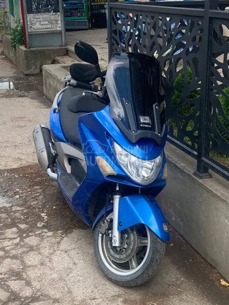 Kymco exiting 500