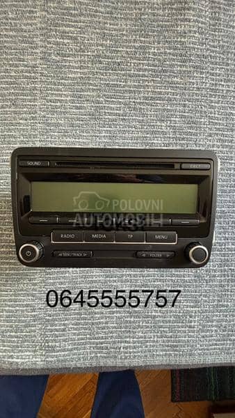 Prodajem Radio CD pleyer