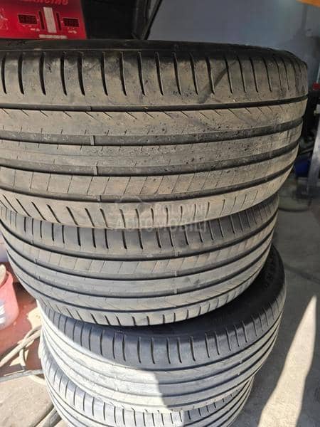 Pirelli 255/45 R19 Letnja