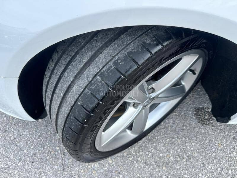 Audi A4 2.0 tdi S-line