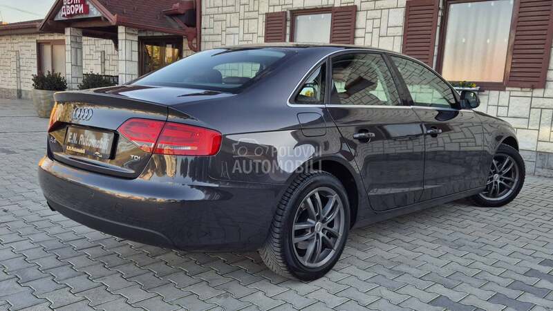 Audi A4 //L- E-D//K O Ž A//