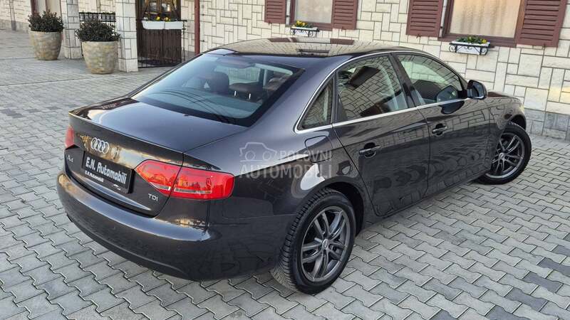 Audi A4 //L- E-D//K O Ž A//