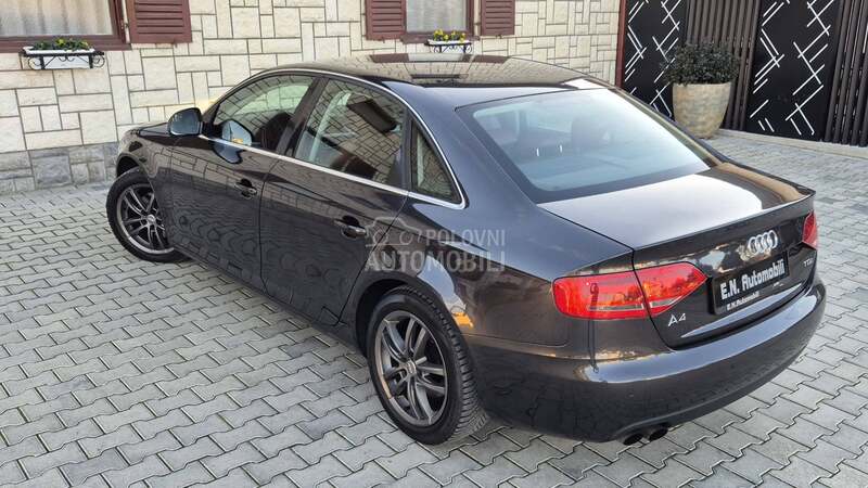 Audi A4 //L- E-D//K O Ž A//