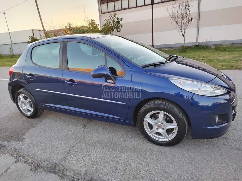 Peugeot 207 1,4i 2009 101000 k m