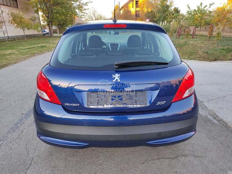 Peugeot 207 1,4i 2009 101000 k m