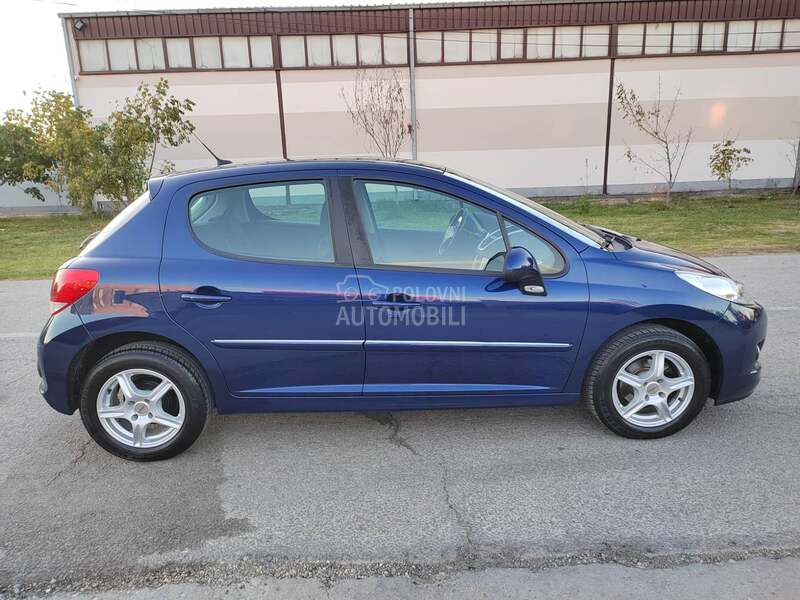 Peugeot 207 1,4i 2009 101000 k m