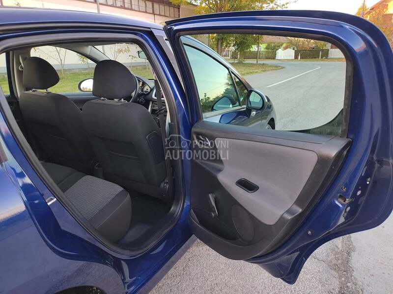 Peugeot 207 1,4i 2009 101000 k m