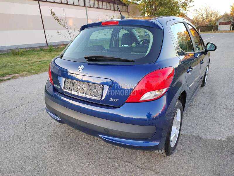 Peugeot 207 1,4i 2009 101000 k m