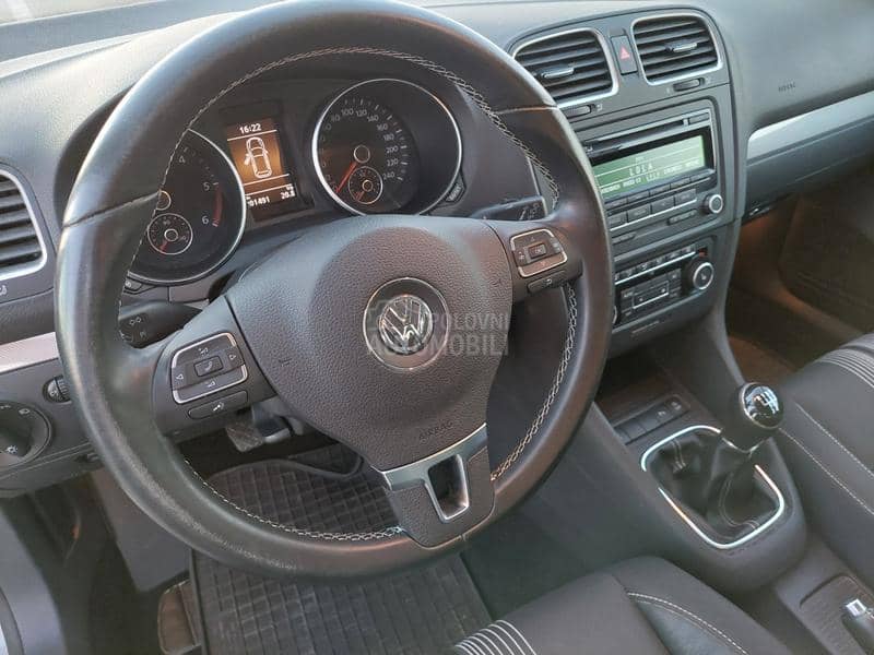 Volkswagen Golf 6 1.6TDI MATCH JEDINI