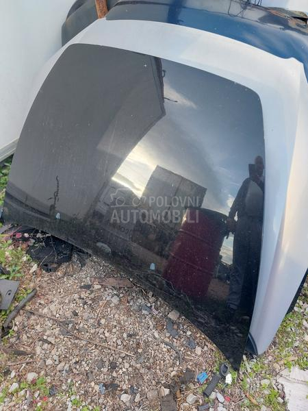 prednja hauba v50