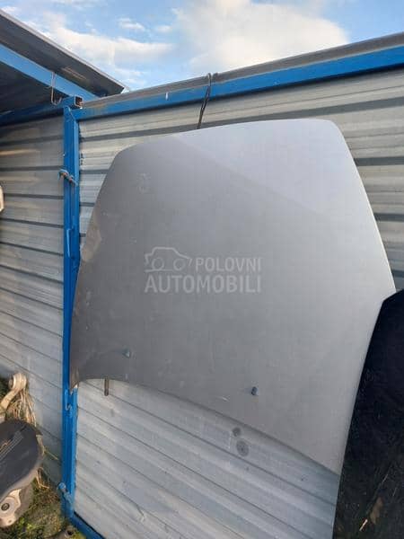 prednja hauba v50