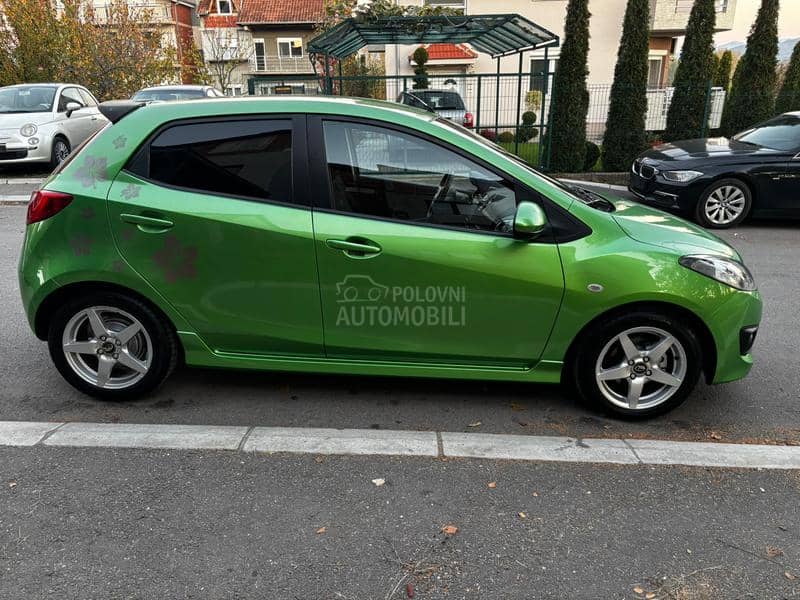 Mazda 2 