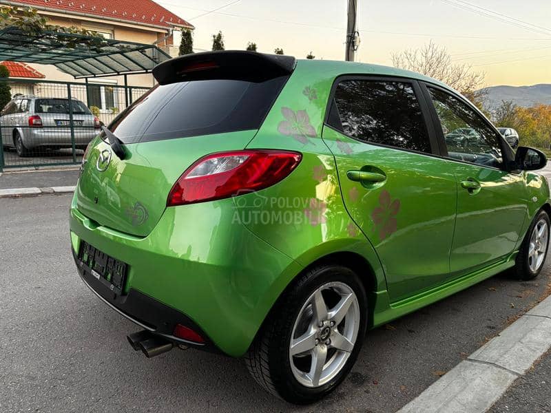 Mazda 2 